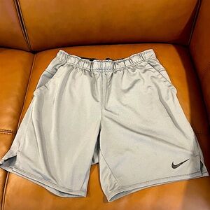 Nike Men’s Light Grey Nike Totality Athletic Shorts with Swoosh